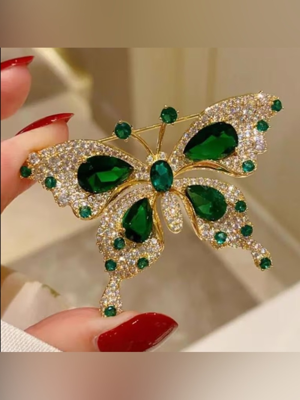 Chic Butterfly Brooch - Gold Tone Elegant Green Crystal - Picture 3 of 4